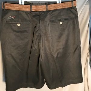Greg Norman Men's Black Golf Shorts_34 (like new)